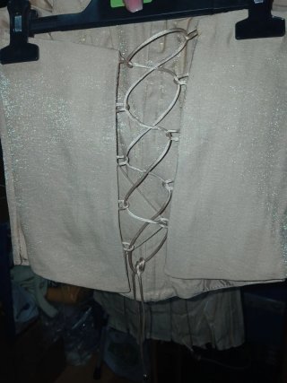 Falda larga mas top beige con brillos
