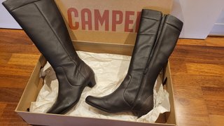 Botas altas de piel CAMPER marrón nuevas. T.39.