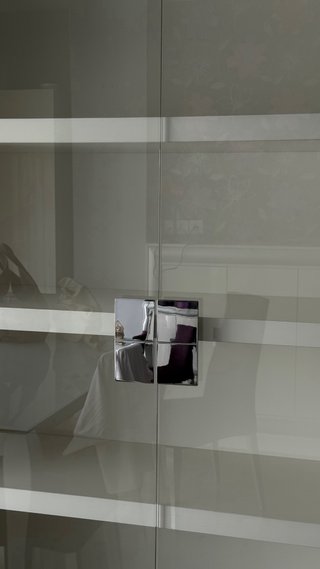 Vitrina Aparador Salón Plata y Blanco