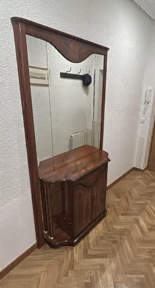 Mueble recibidor con espejo