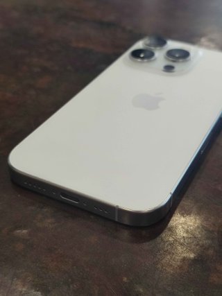 iPhone 16 Pro 128GB White Titanium Seminuevo