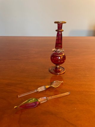 Antichità. Vaso con 2 tappi. Cristallo