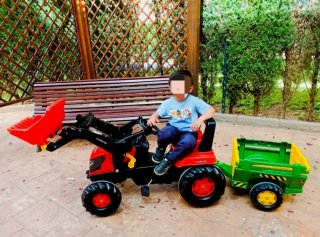 Tractor Infantil Kubota con Pala y Remolque