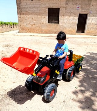 Tractor Infantil Kubota con Pala y Remolque