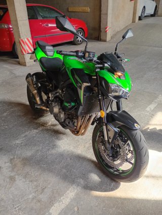 Kawasaki Z900 Verde Negra