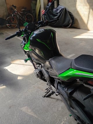 Kawasaki Z900 Verde Negra
