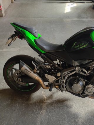 Kawasaki Z900 Verde Negra