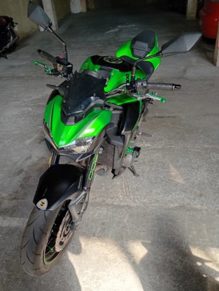 Kawasaki Z900 Verde Negra