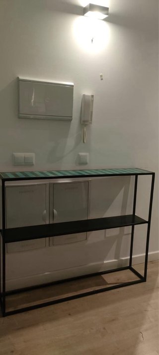 Mesa recibidor diseño cerámica y metal