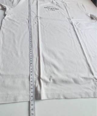 Camiseta Abercrombie & Fitch crema talla S