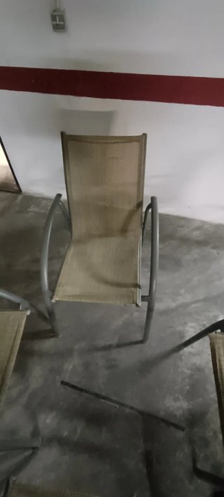 Mesa y 4 Sillas Jardín