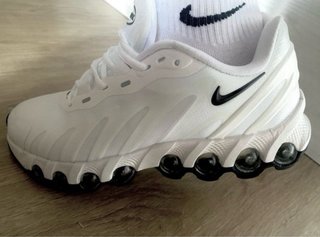 2 pares  de zapatillas Nike