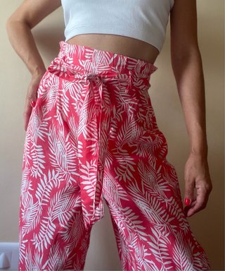 Pantalón ancho tobillero tiro alto