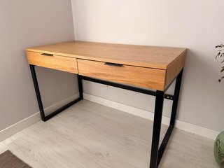 Escritorio madera y metal negro