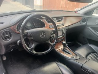 Mercedes-Benz Clase CLS 2007 el coche trae GLP