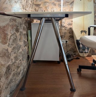 Mesa escritorio patas cromadas regulables