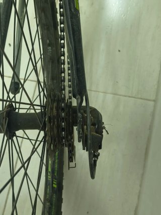 Bicicleta infantil negra