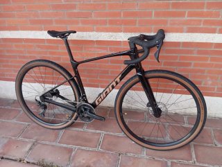 Bicicleta de gravel de carbono