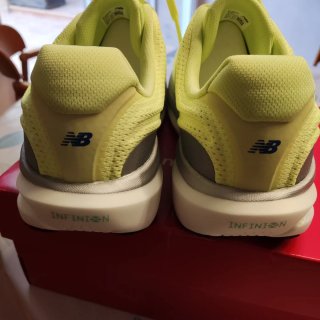 New Balance 1080 v15 Hombre Talla 46,5.