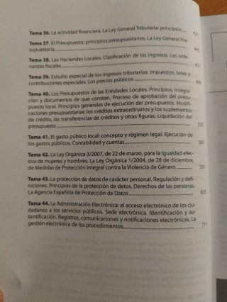 Libros editorial Mad oposiciones administrativos