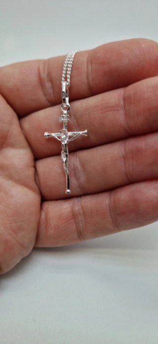 CADENA Y CRUZ DE PLATA