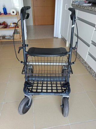 Andador 4 ruedas aluminio nuevo