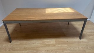 Mesa baja madera y metal