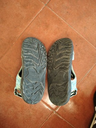 Sandalias niño azul y blanco