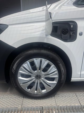 VW Caddy Furgon hibrido enchufable 150cv