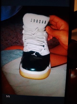 Jordan Max Aura zapatillas negras y blancas