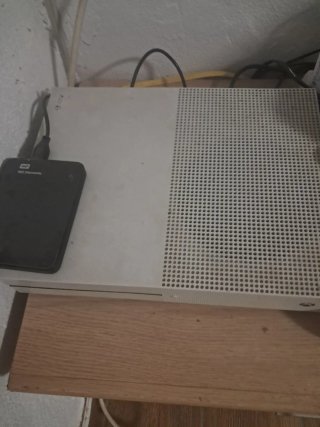 Xbox One S Bianca con disco rigido esterno e giochi