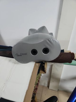 Maniquí inflable plateado