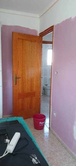 Bote de pintura Luxens paredes interior mate