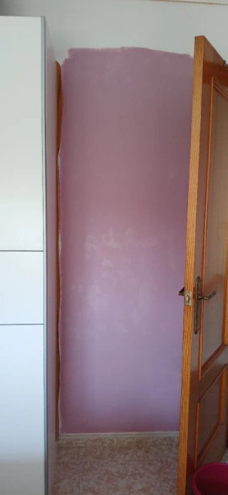Bote de pintura Luxens paredes interior mate