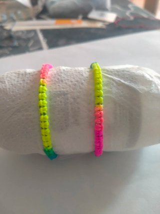 Pulseras con conchas y estrellas