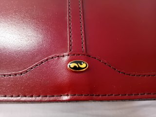 BOLSO MANO o BANDOLERA  CUERO BURDEOS