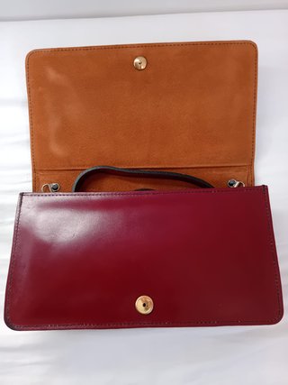 BOLSO MANO o BANDOLERA  CUERO BURDEOS