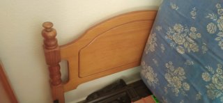 Cama de madera con somier,colchon y almohada juego