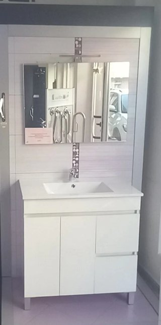 Espejo de baño con aplique