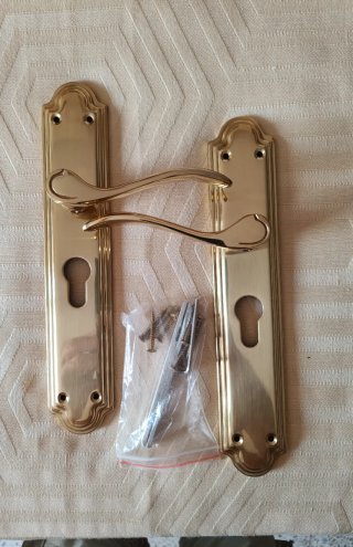 Manijas de puerta doradas (4 unidades)