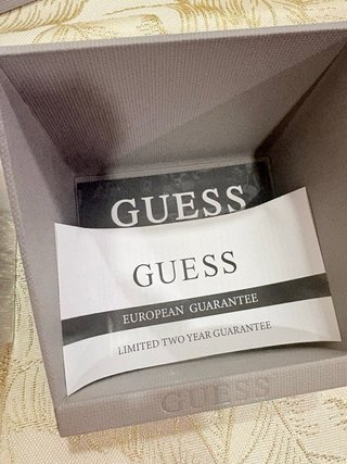 Reloj Guess Dorado y Negro Hombre Nuevo