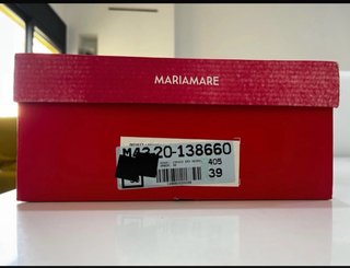 Botas negras de mujer