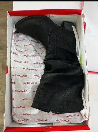 Botas negras de mujer