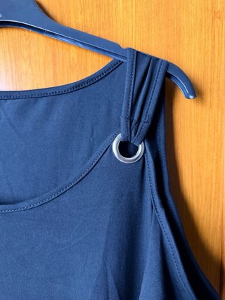 Vestido negro con tirantes y anillas talla L