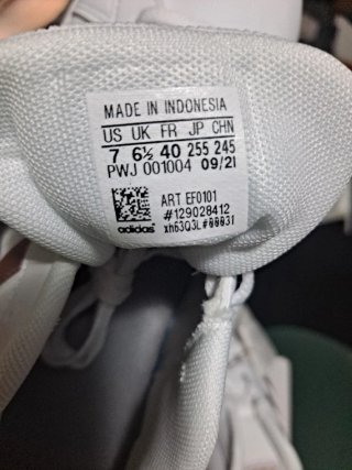 Zapatillas Adidas Blancas y Doradas
