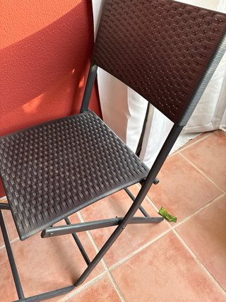Mesa y 2 Sillas Plegables Ratán