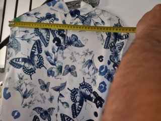Blusa smanicata con farfalle e fiori