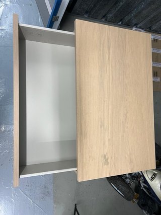 Cómoda de madera color beige/marrón