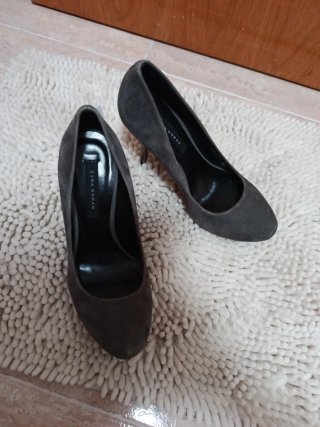 Zapatos de tacón grises talla 36