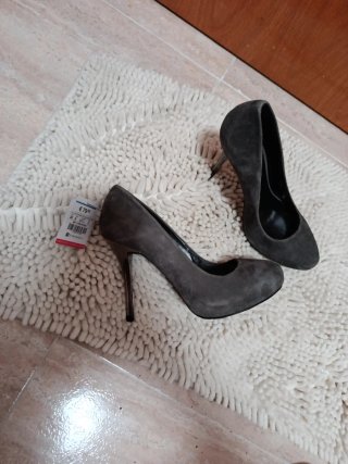 Zapatos de tacón grises talla 36
